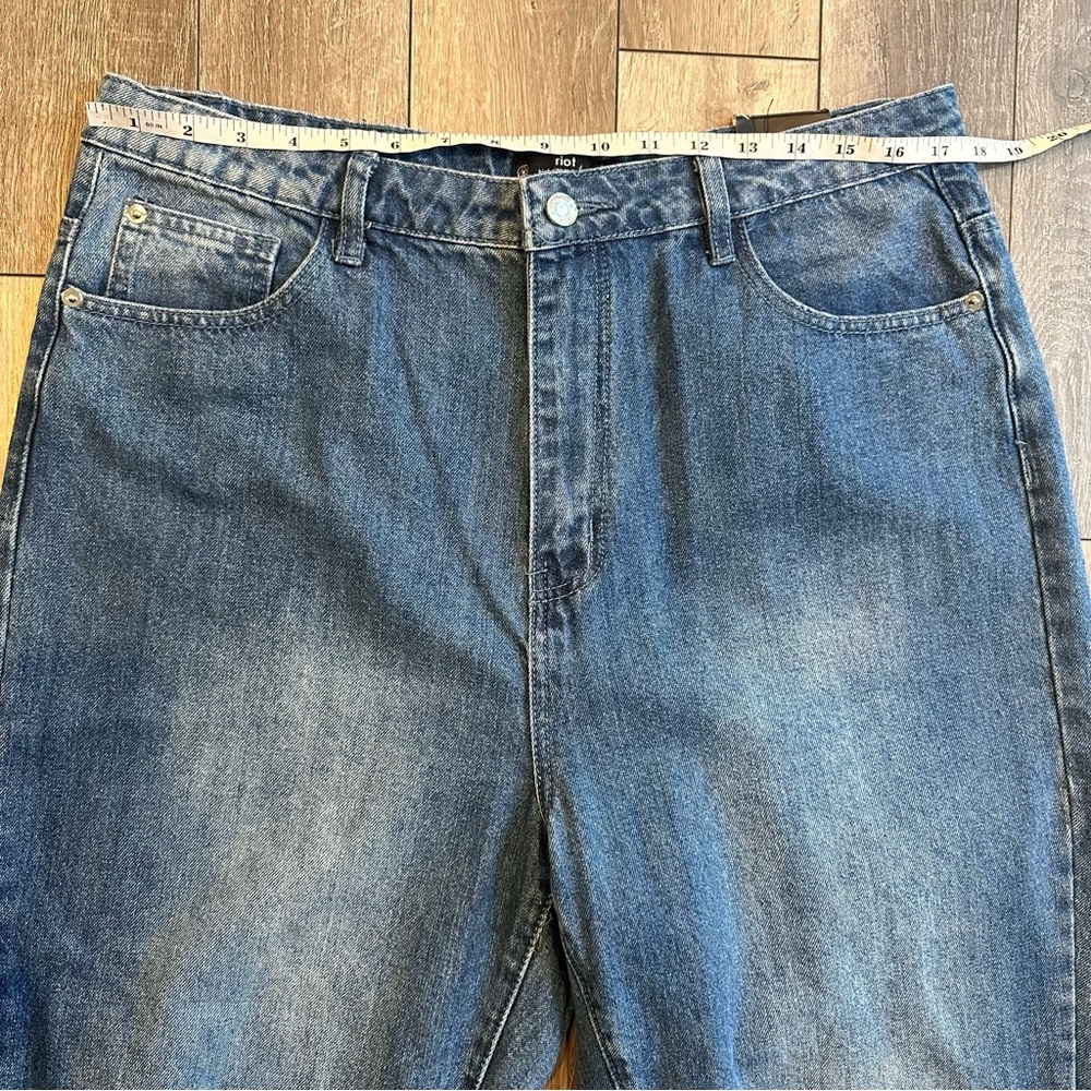 Missguided Riot High Rise Mom Jean Double Knee Rip Blue Wash Relaxed Tappered - Picture 5 of 12